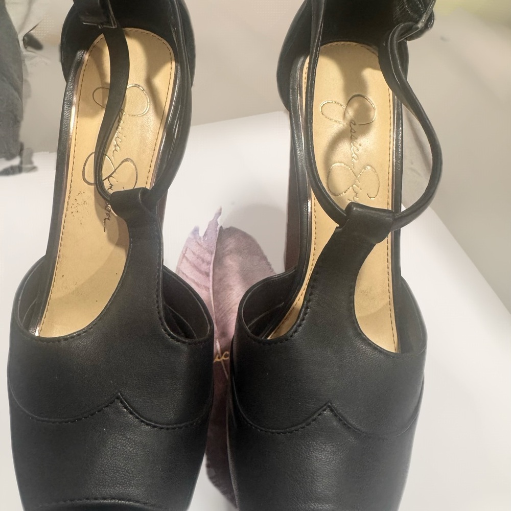 Jessica Simpson (JD-DANY) Black Heels